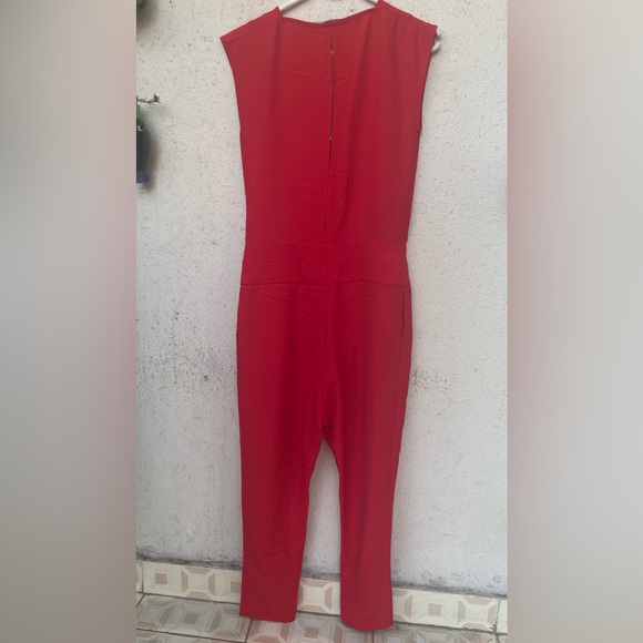 Zara red jumpsuit for summer - Picture 2 of 8